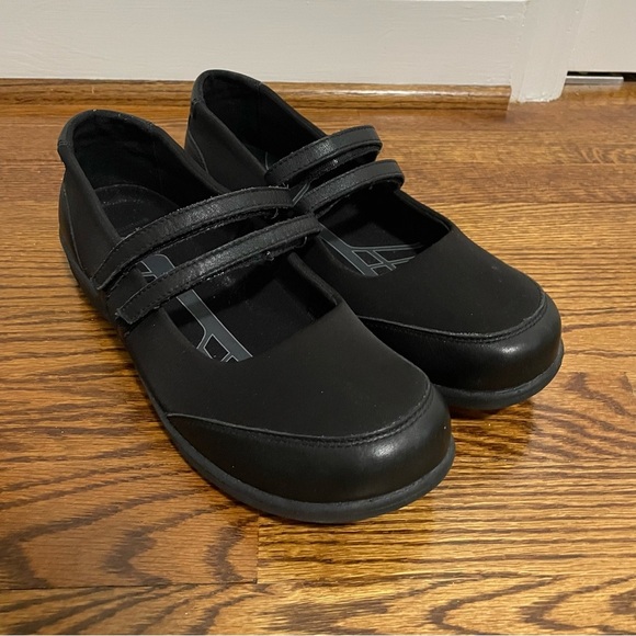 Abeo Biomechanical Black Velcro Strap Shoe Ladies Size 10 - Picture 1 of 11